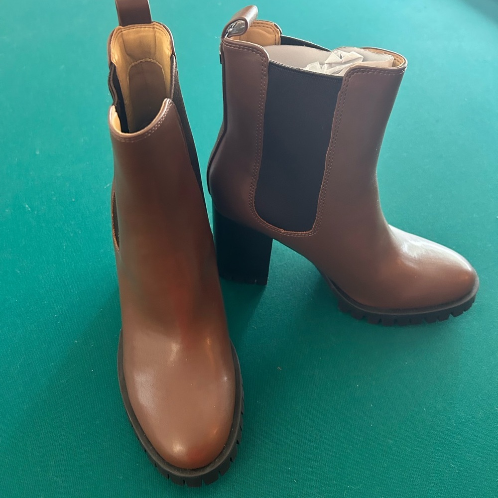 NEW! Nine West Forme Chelsea Ankle Boots